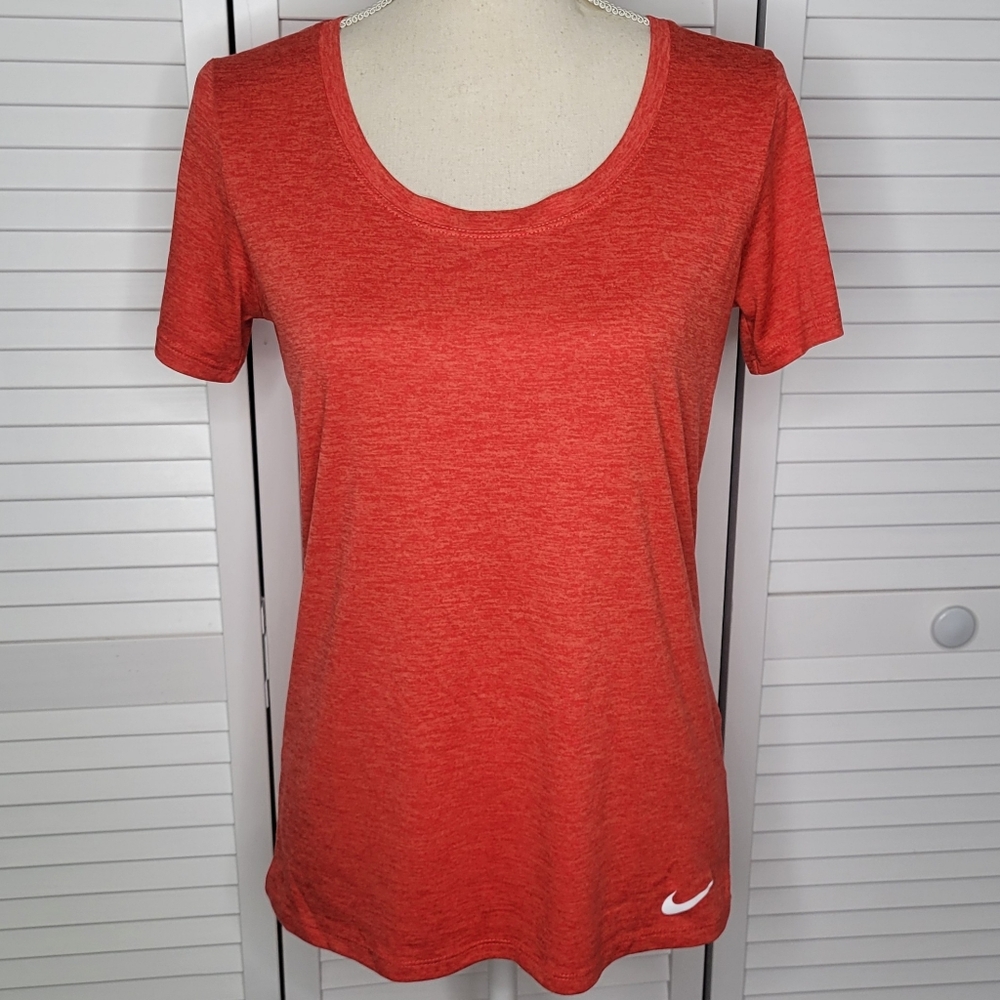 Nike Dri-Fit Legend Scoop Neck T-Shirt Women's size small 902082